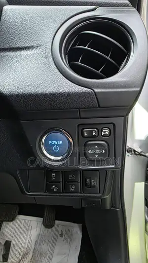 Toyota Axio 2021 Silver