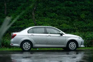 টয়োটা অ্যাক্সিও ২০২১ রূপালী