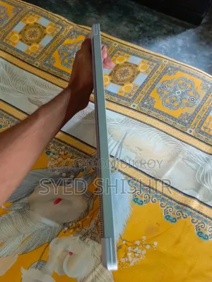 ল্যাপটপ মাইক্রোসফট ৮জিবি এএমডি রাইজেন ৭ এসএসডি ২৫৬জিবি