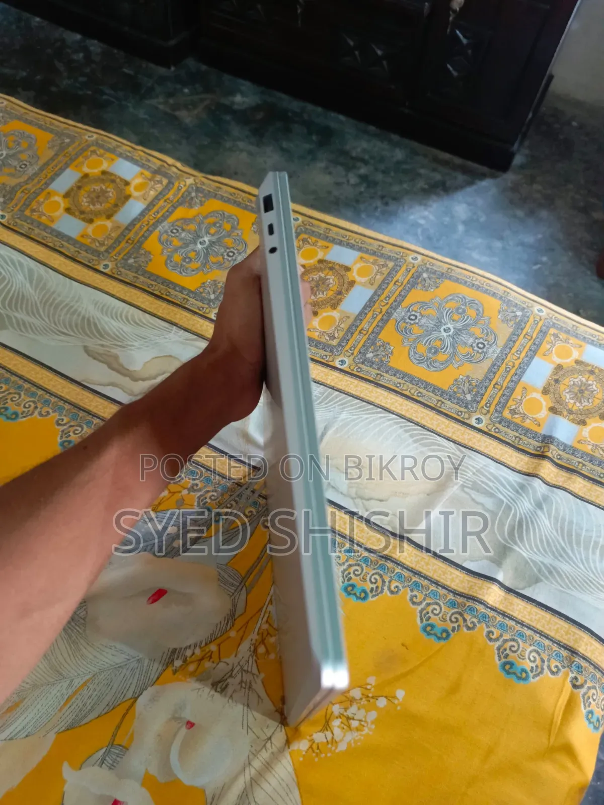 ল্যাপটপ মাইক্রোসফট ৮জিবি এএমডি রাইজেন ৭ এসএসডি ২৫৬জিবি