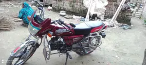 মোটরসাইকেল ২০২১ লাল