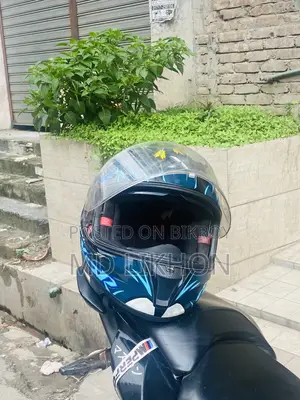 অ্যাক্সর হেলমেট