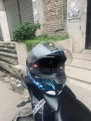 অ্যাক্সর হেলমেট