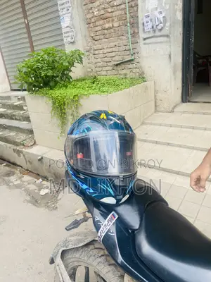 অ্যাক্সর হেলমেট