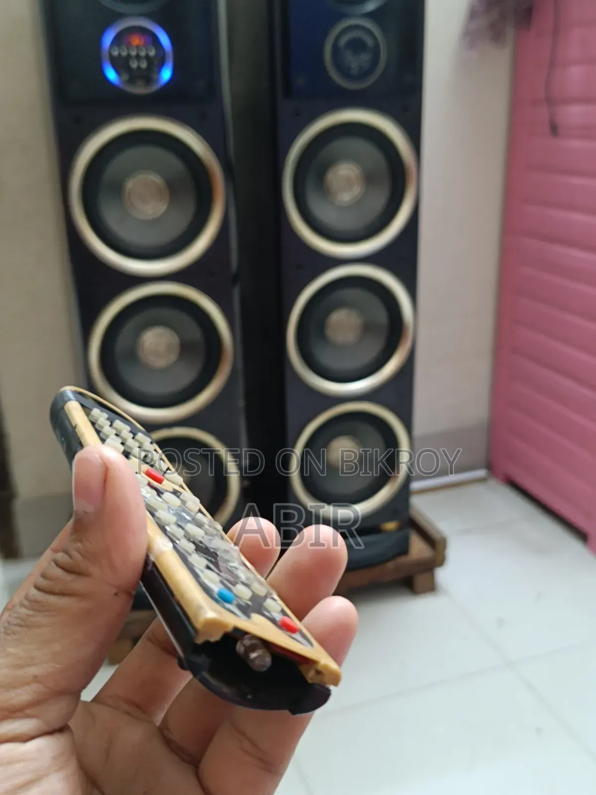 সাউন্ড স্পিকার বক্স