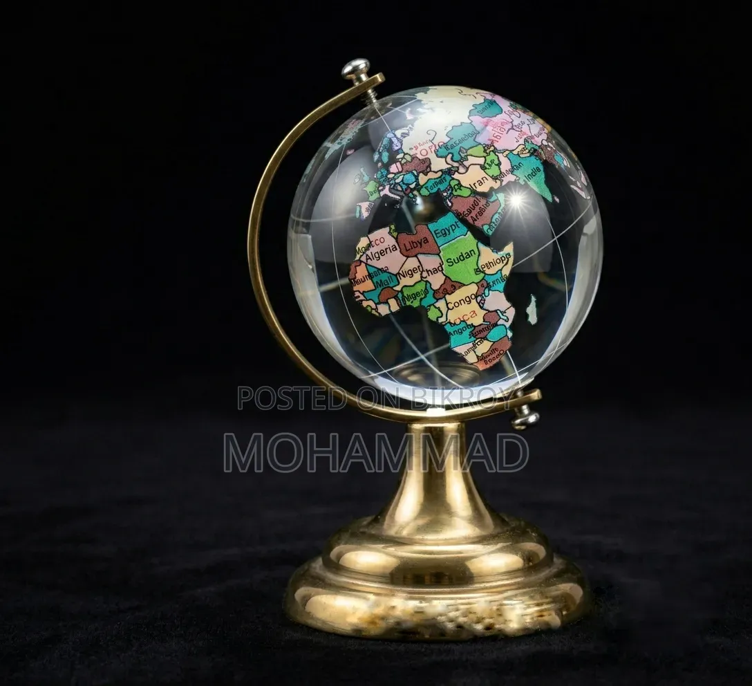 Transparent Crystal Magnifying Globe