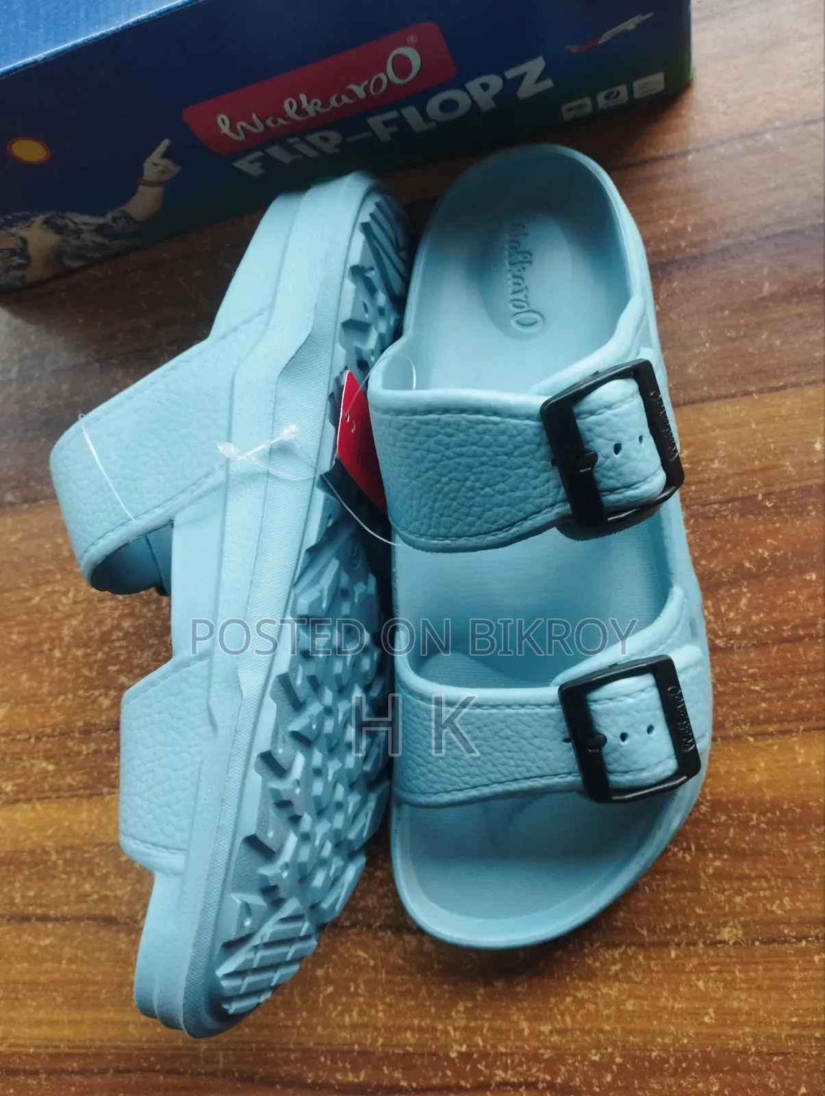 Best shoes for the rainy season, get a headphone free,