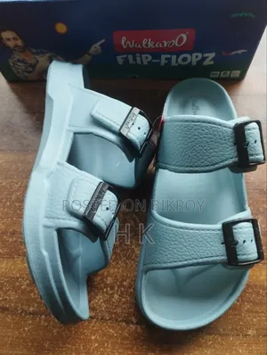 Best shoes for the rainy season, get a headphone free,