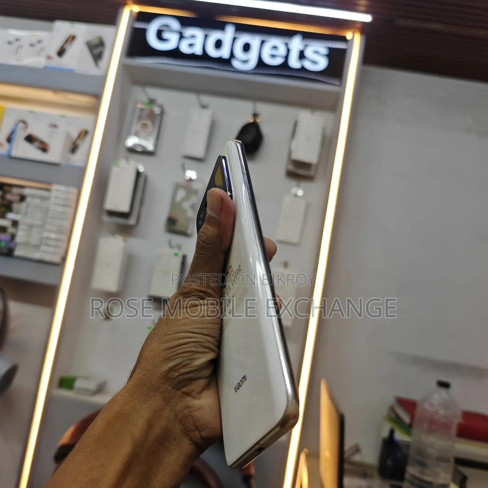 শাওমি ২৫৬ জিবি হোয়াইট