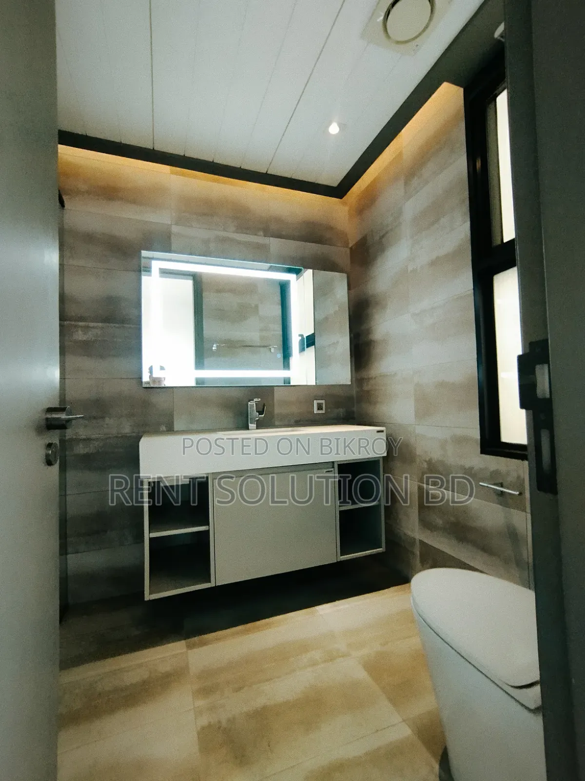 4bdrm Apartment in Gulshan for Sale