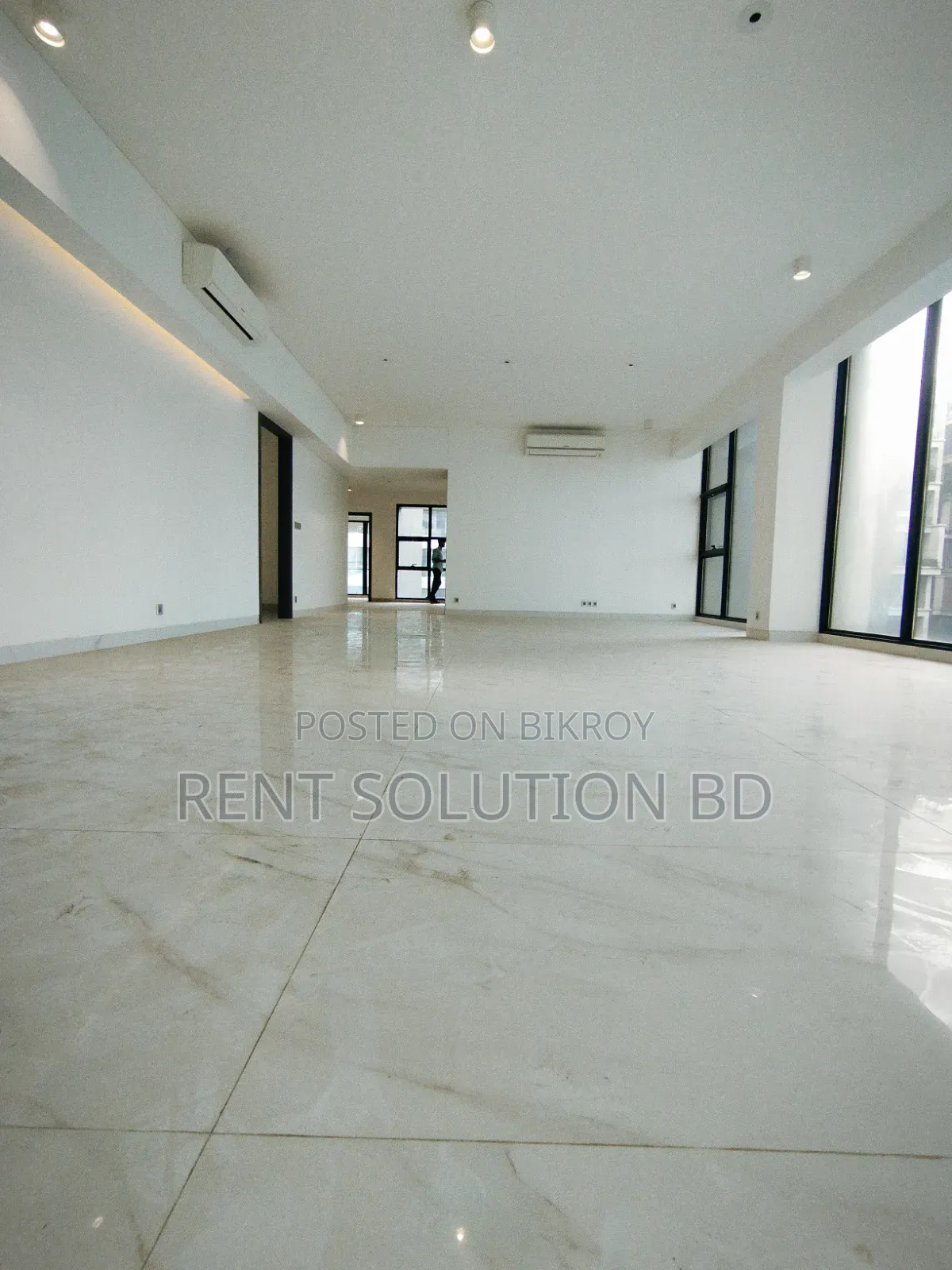 4bdrm Apartment in Gulshan for Sale
