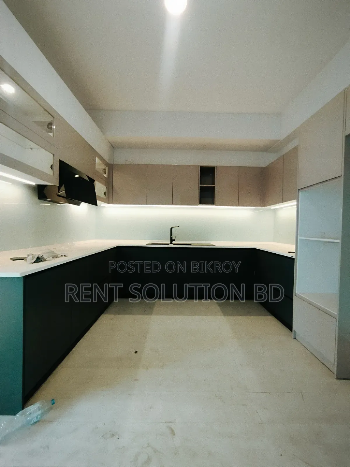 4bdrm Apartment in Gulshan for Sale