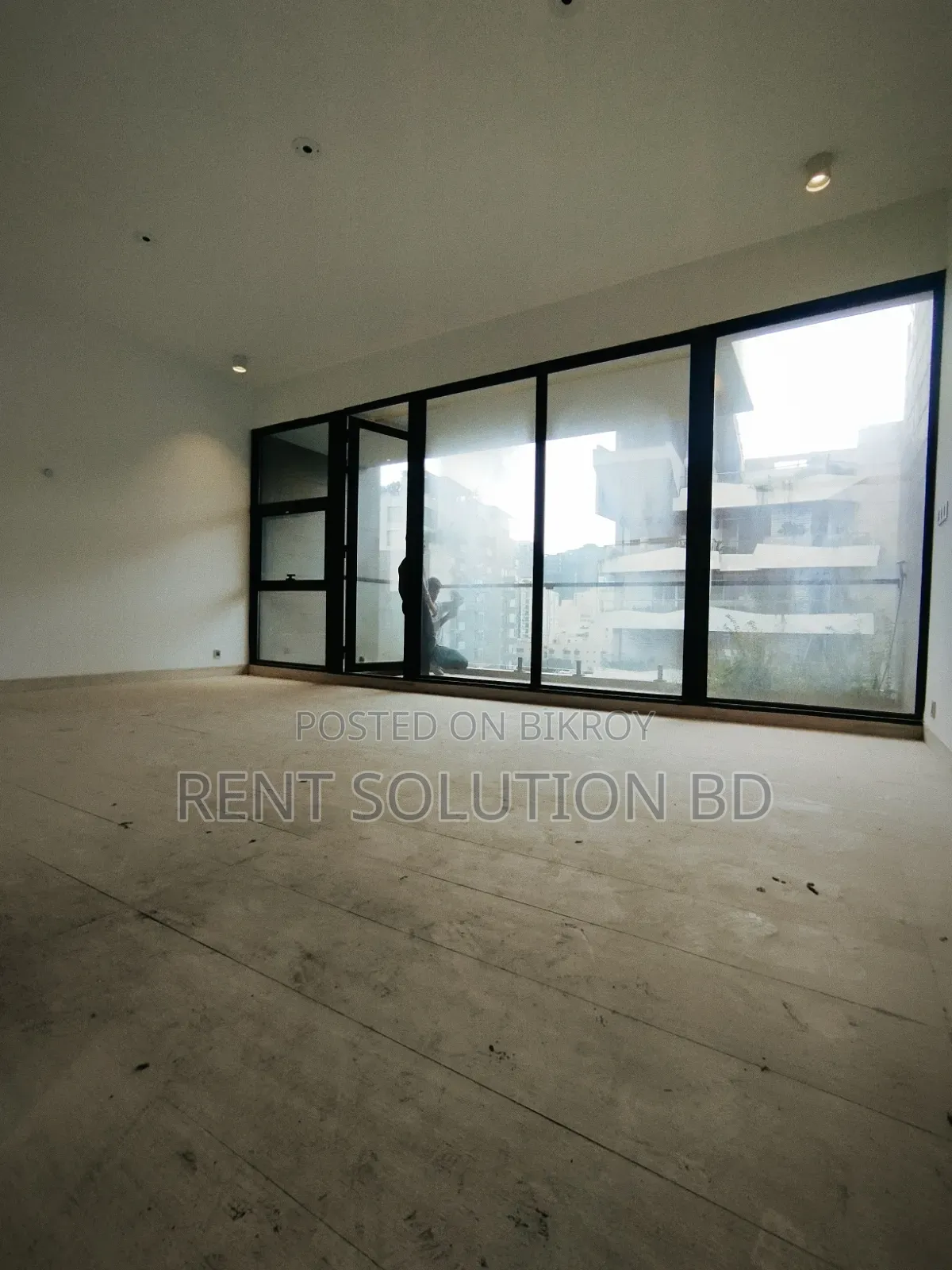 4bdrm Apartment in Gulshan for Sale