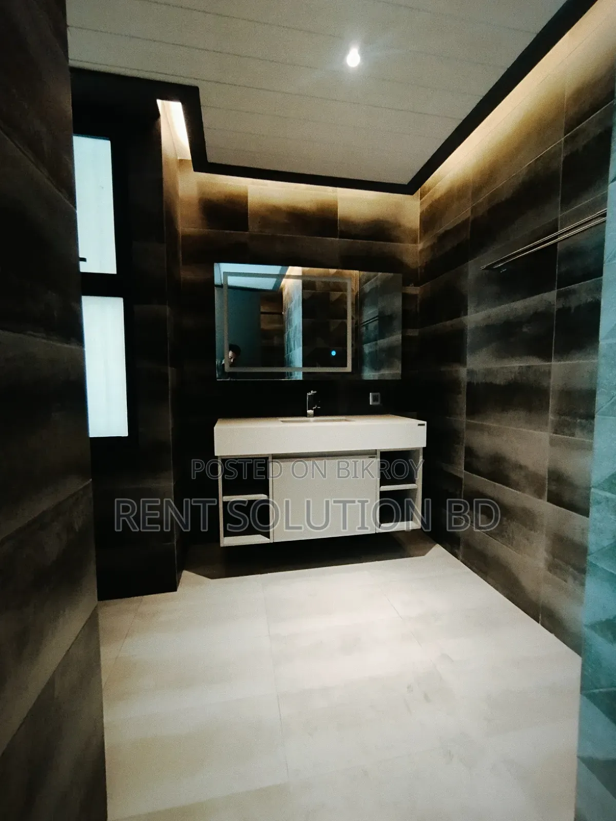 4bdrm Apartment in Gulshan for Sale