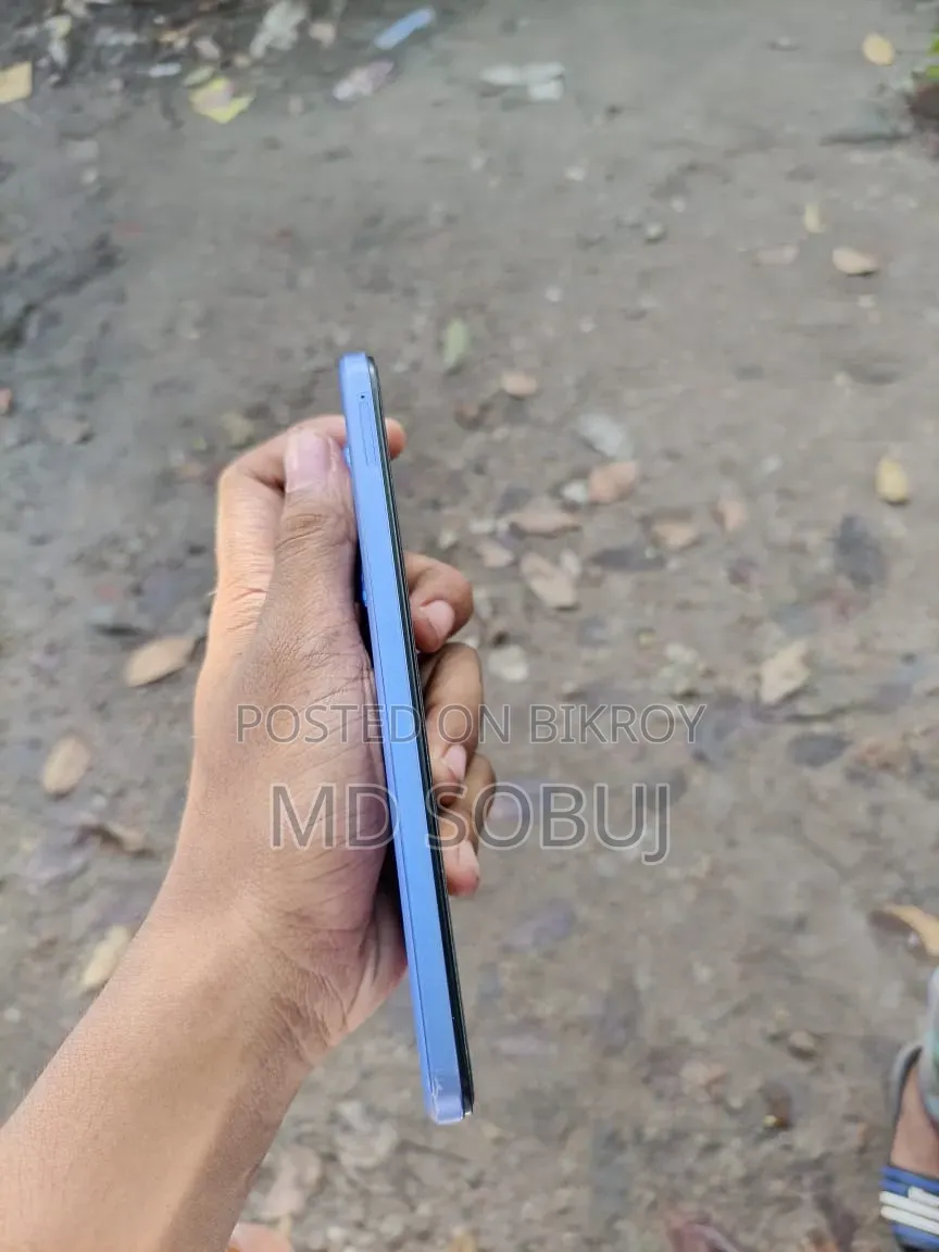 Vivo iQOO Z10x 128 GB Blue