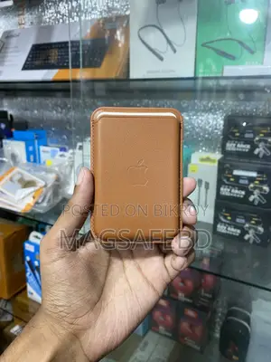 MagSafe Leather Wallet With Official Pop-Up Animation