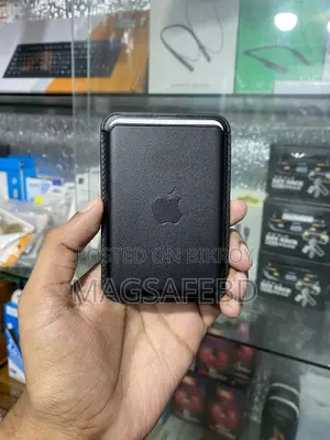 MagSafe Leather Wallet With Official Pop-Up Animation