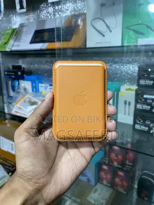 MagSafe Leather Wallet With Official Pop-Up Animation