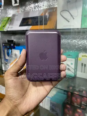 MagSafe Leather Wallet With Official Pop-Up Animation