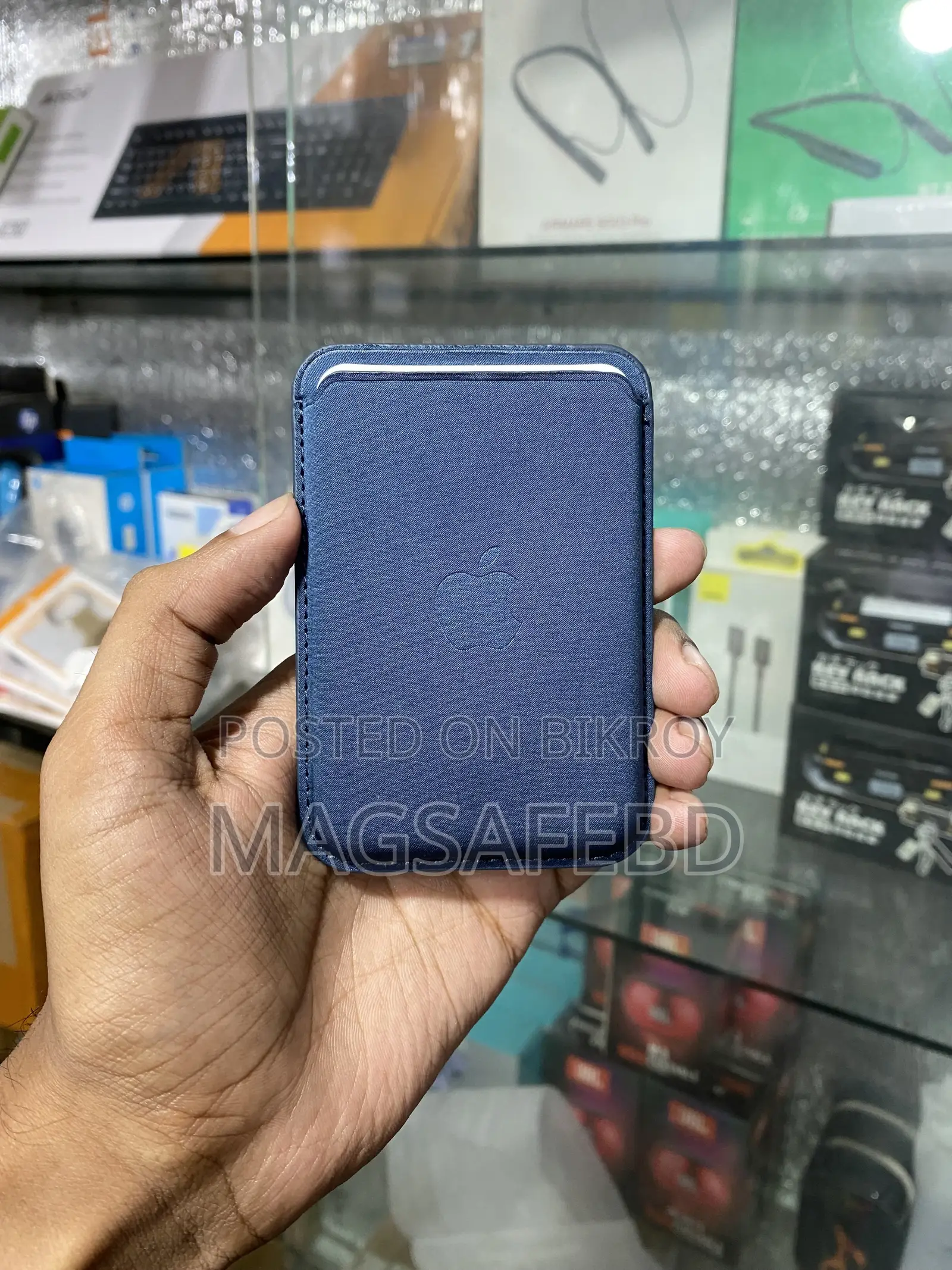 FineWoven MagSafe Wallet