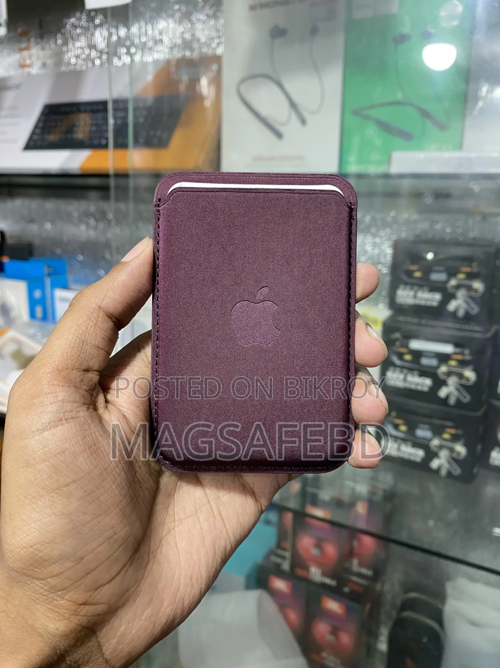 FineWoven MagSafe Wallet