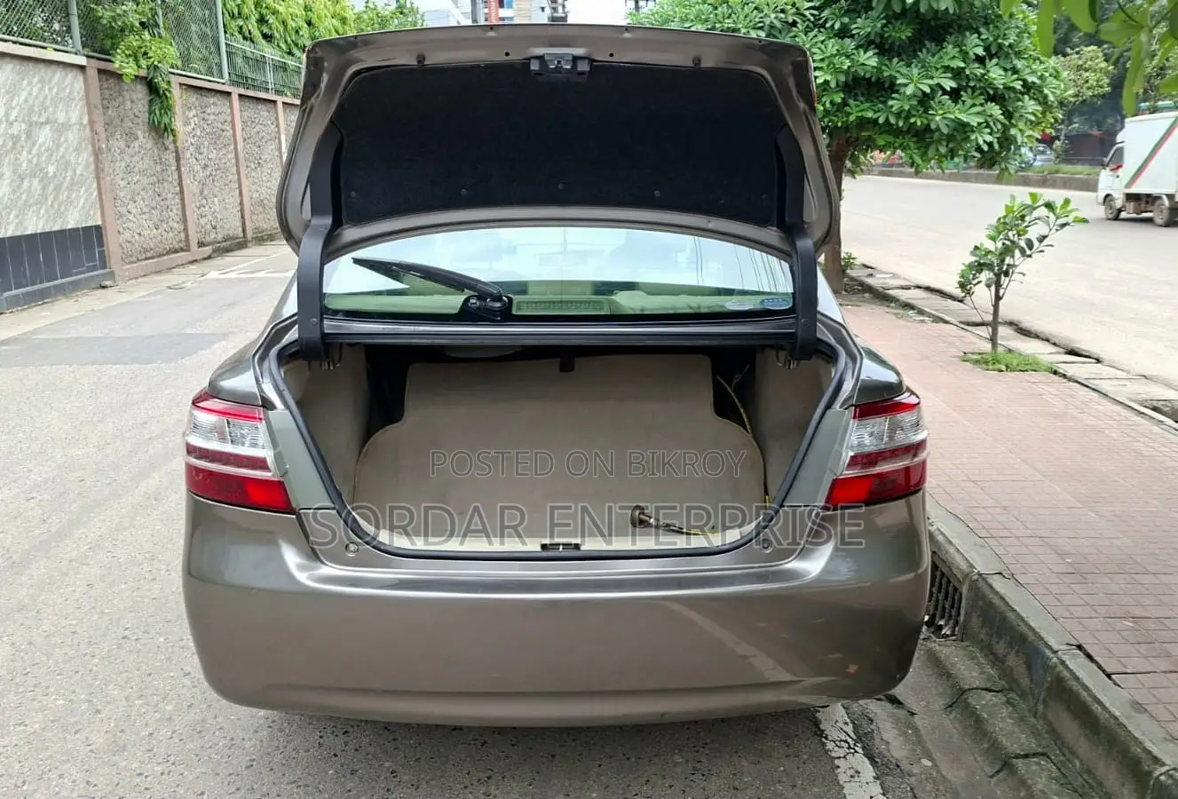 টয়োটা প্রমিও ২০০৯ গ্রে