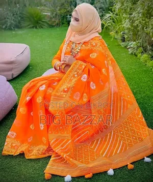 হাফ সিল্ক স্ক্রিন প্রিন্ট শাড়ি
