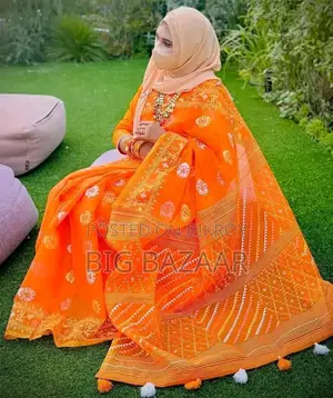 হাফ সিল্ক স্ক্রিন প্রিন্ট শাড়ি