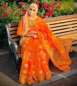 হাফ সিল্ক স্ক্রিন প্রিন্ট শাড়ি