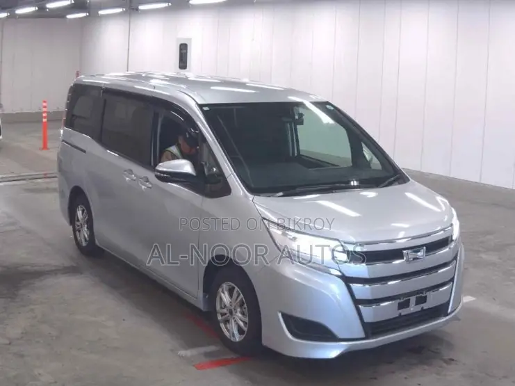 Toyota Noah 2021 Silver