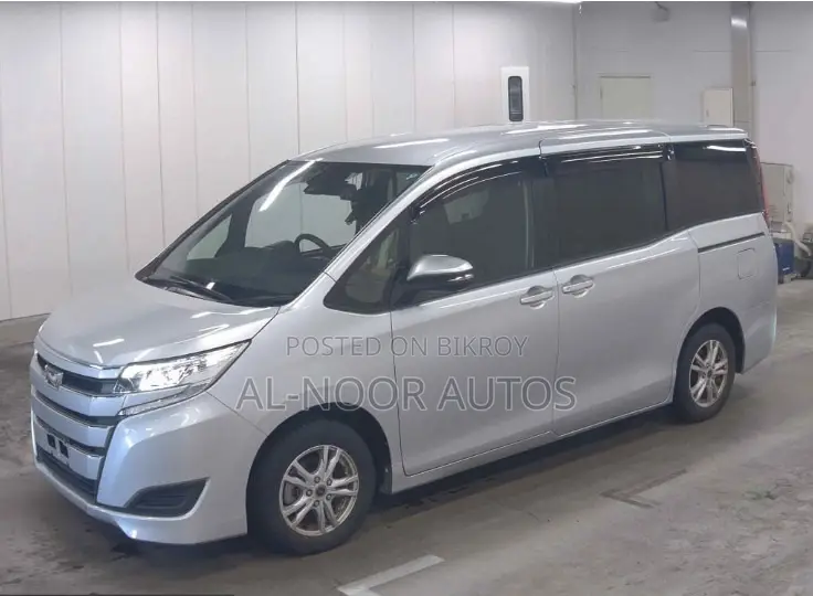 Toyota Noah 2021 Silver