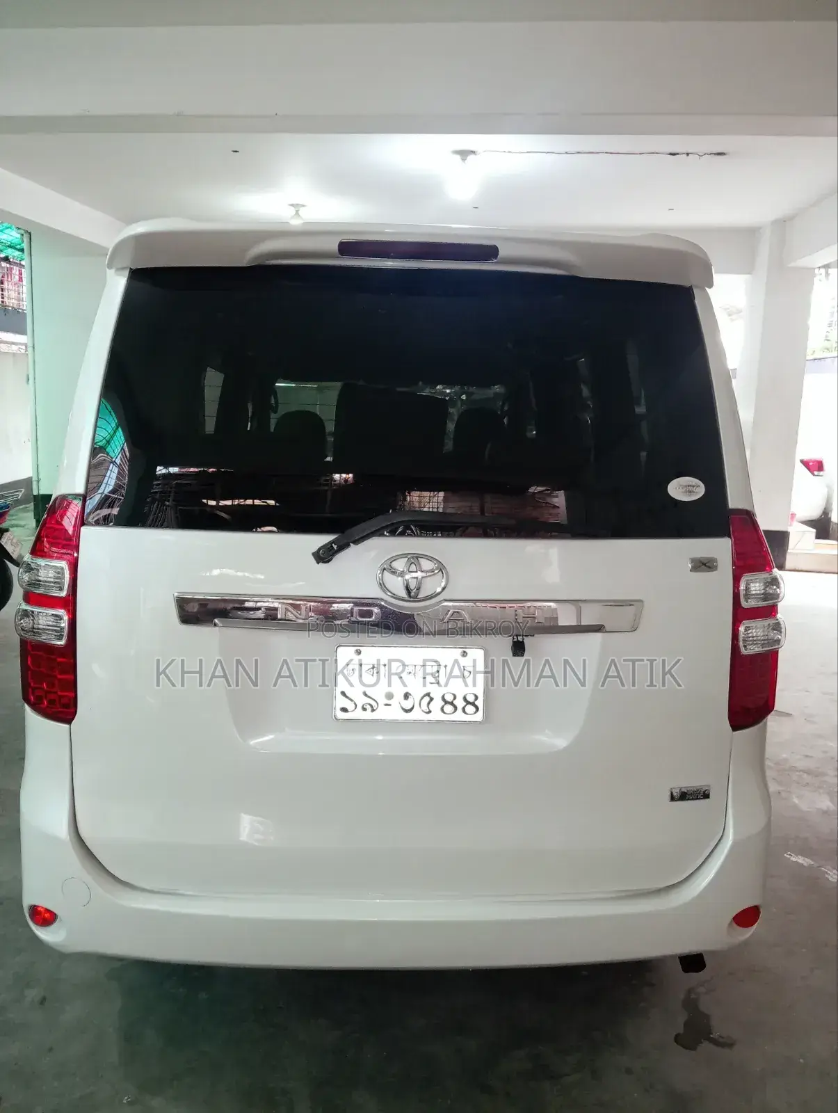 Toyota Noah 2012 Pearl