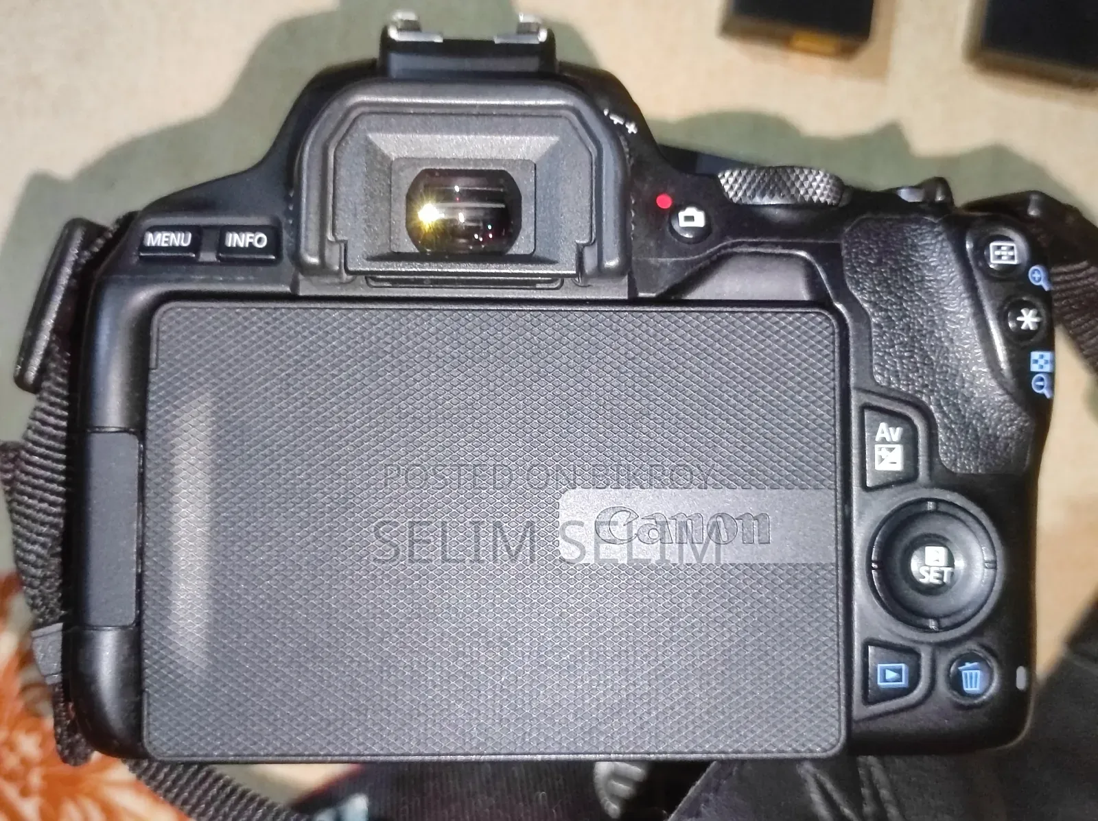 Canon 250d camera will be sold.