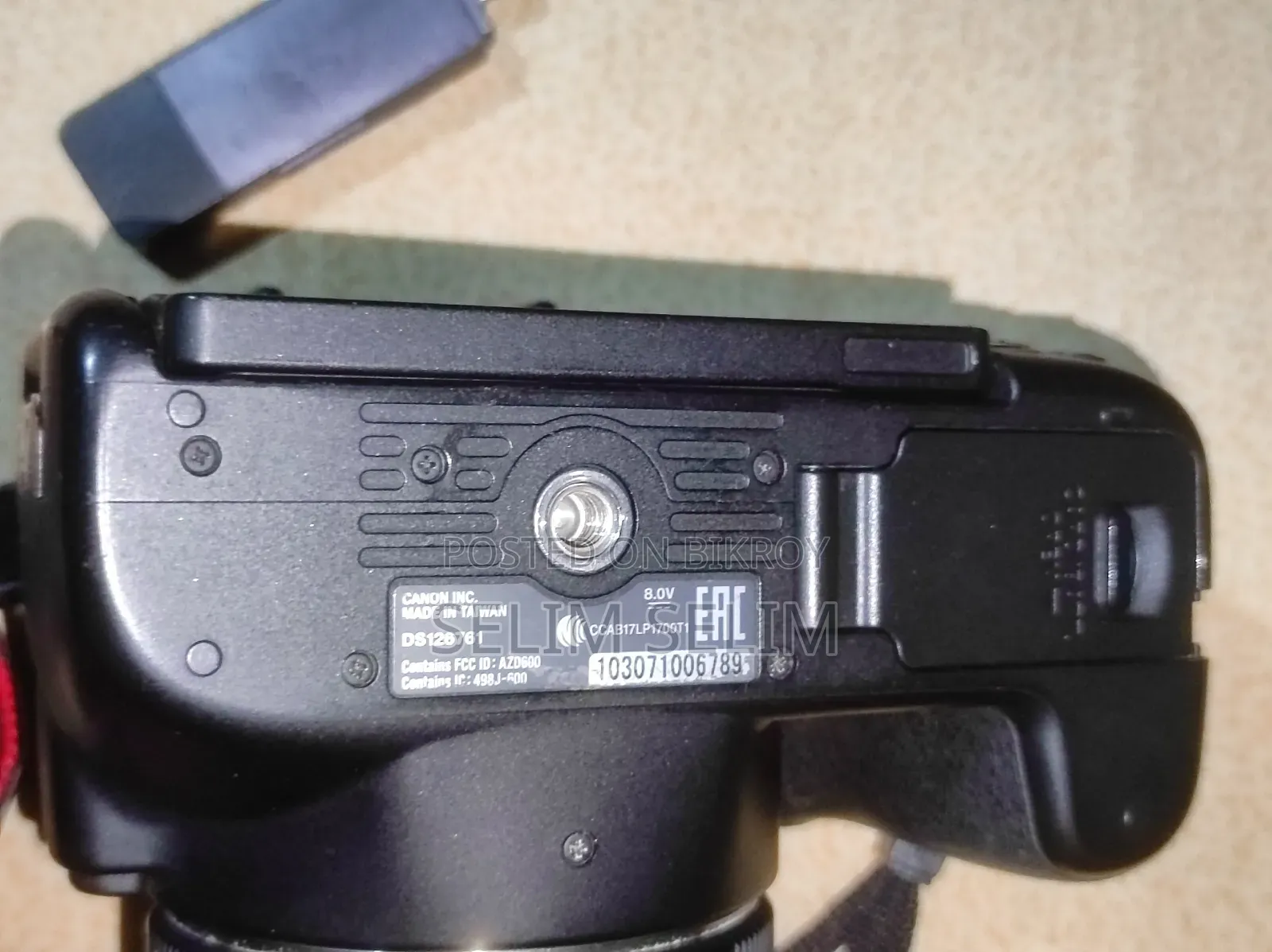 Canon 250d camera will be sold.