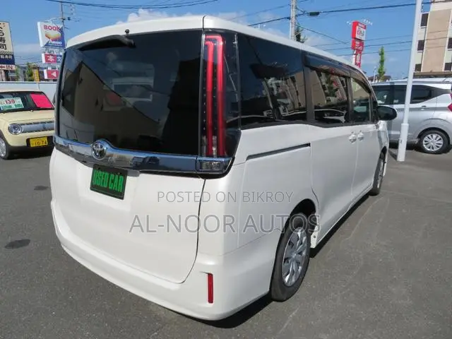 Toyota Noah 2021 Pearl