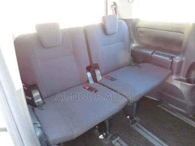 Toyota Noah 2021 Pearl