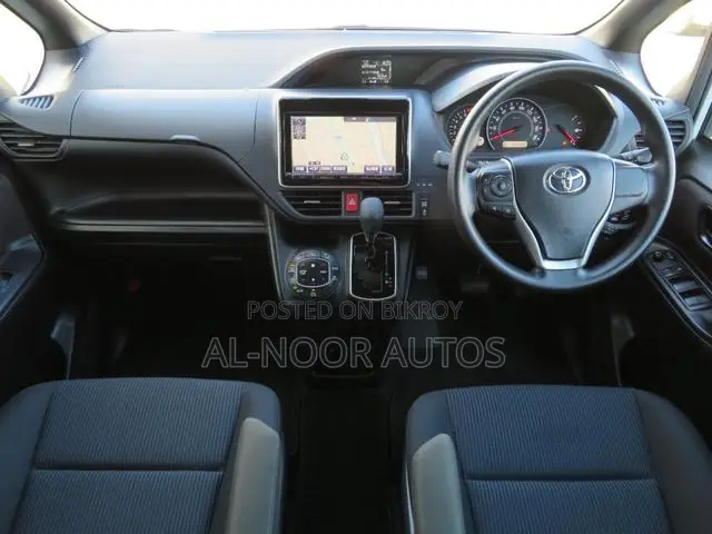 Toyota Noah 2021 Pearl
