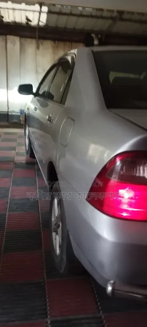 টয়োটা করোল্লা ২০০৪ সিলভার