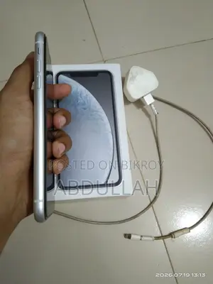 Apple iPhone XR 64 GB White