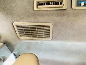 Toyota HiAce 2017 Silver
