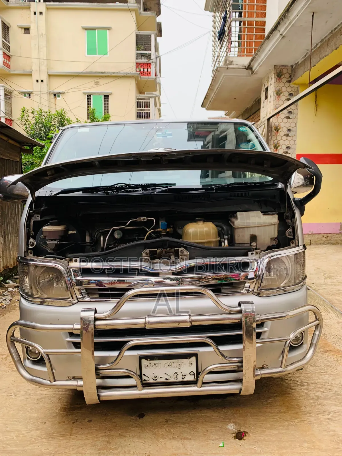 Toyota HiAce 2017 Silver