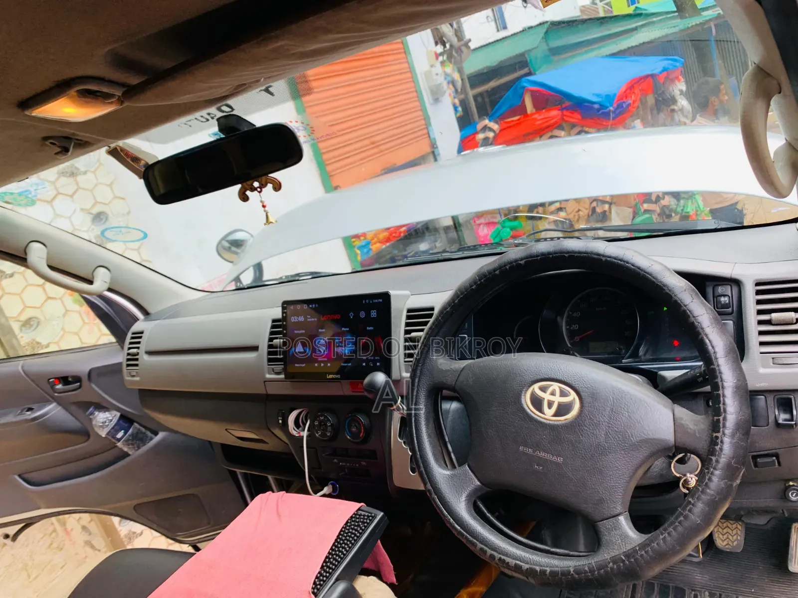 Toyota HiAce 2017 Silver