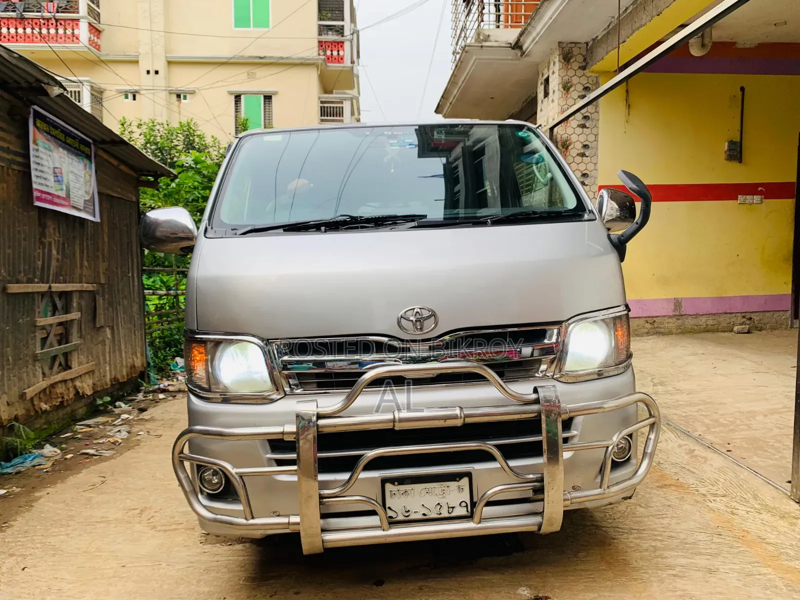 Toyota HiAce 2017 Silver