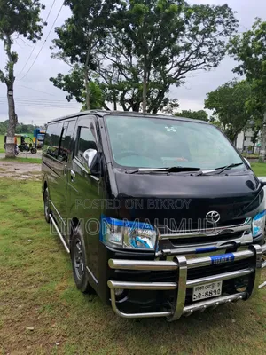 Toyota HiAce 2010 Black