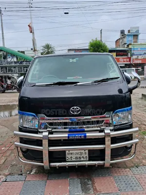 Toyota HiAce 2010 Black