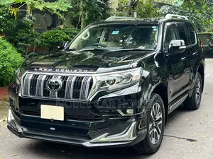 টয়োটা ল্যান্ড ক্রুজার প্রাডো ২০২২ কালো