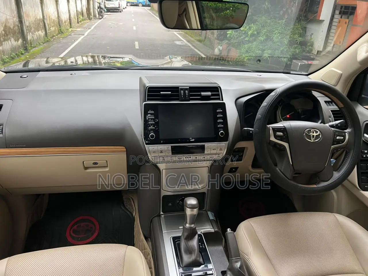 টয়োটা ল্যান্ড ক্রুজার প্রাডো ২০২২ কালো
