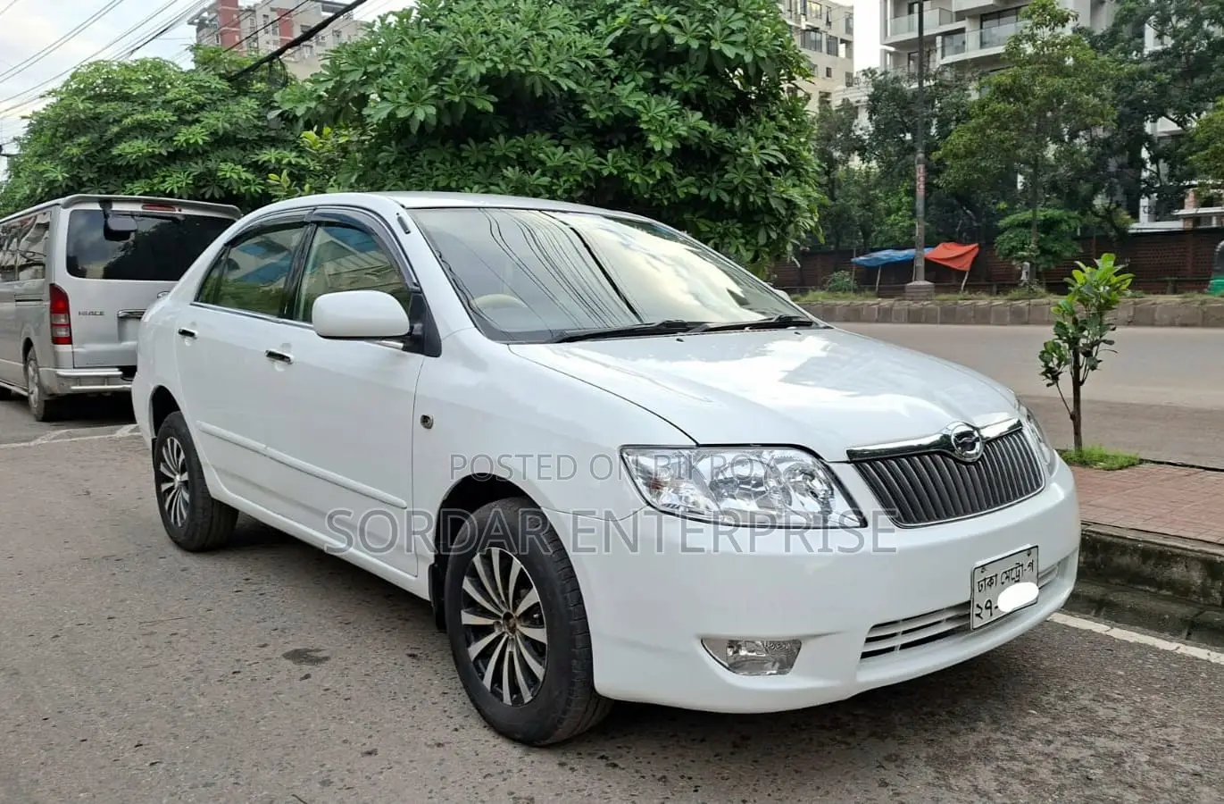 টয়োটা করোল্লা ২০০৫ হোয়াইট