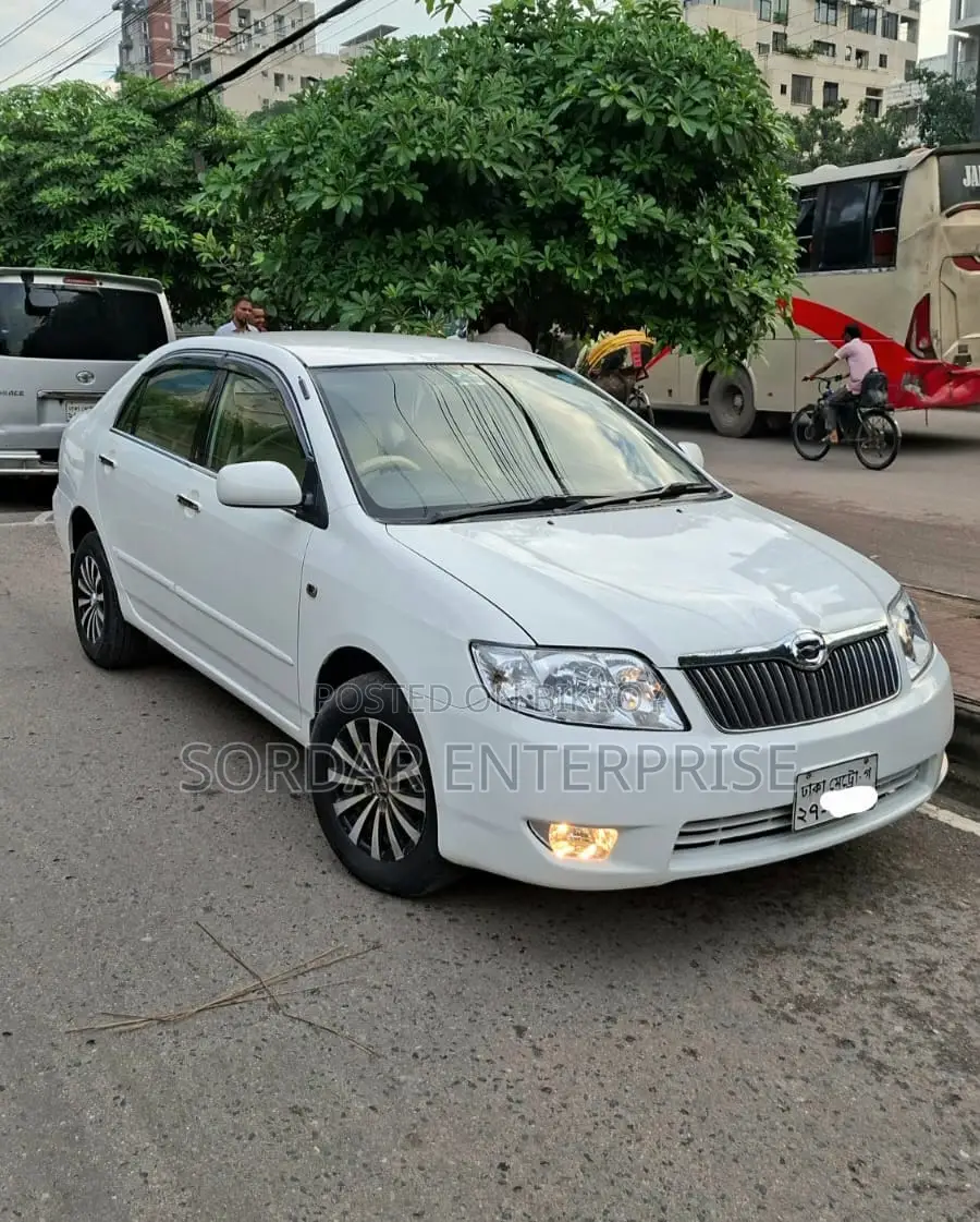 টয়োটা করোল্লা ২০০৫ হোয়াইট