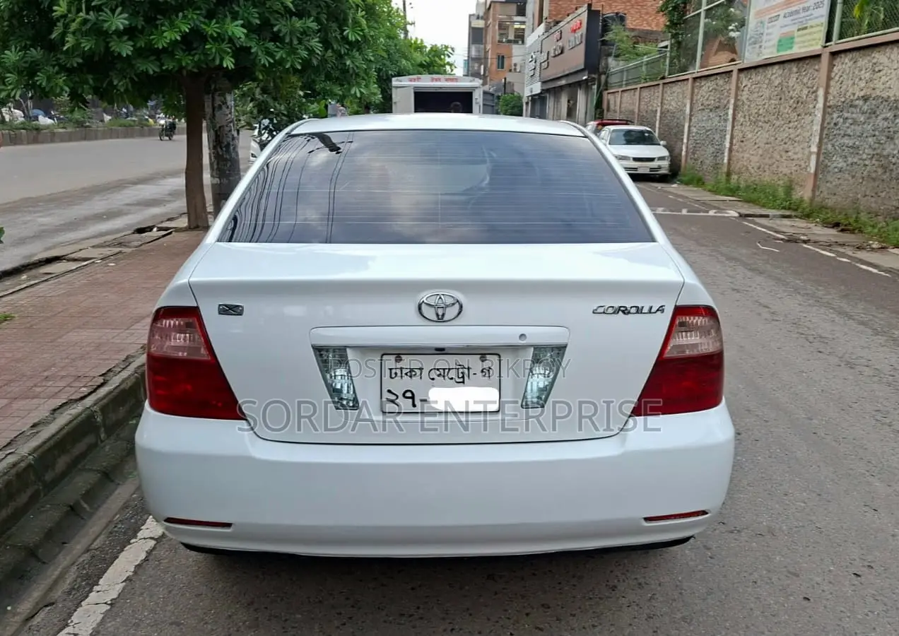টয়োটা করোল্লা ২০০৫ হোয়াইট
